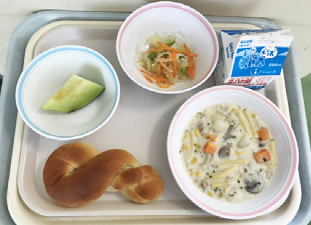 学校給食に出されたルバーブパン