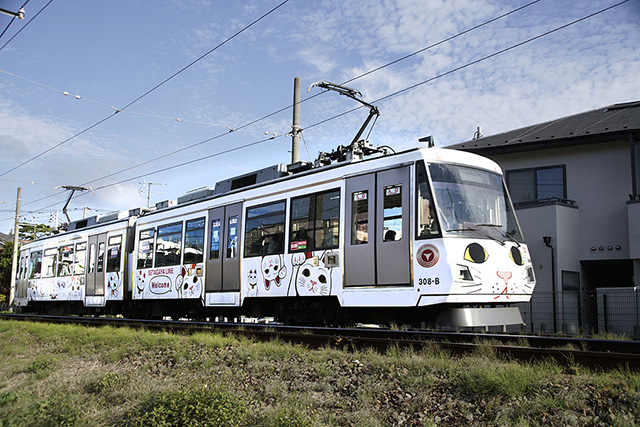 世田谷線　幸福の招き猫電車